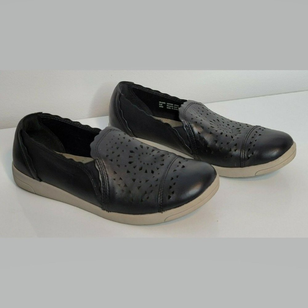 EARTH ORIGINS Womens Celeste Slip On Cut Out Loafer Flat Black Shoes Size 9.5 M